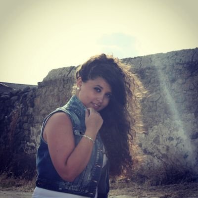 19 Primaveras. Estudiante de Educación Infantil . Cambia al mundo con tu sonrisa