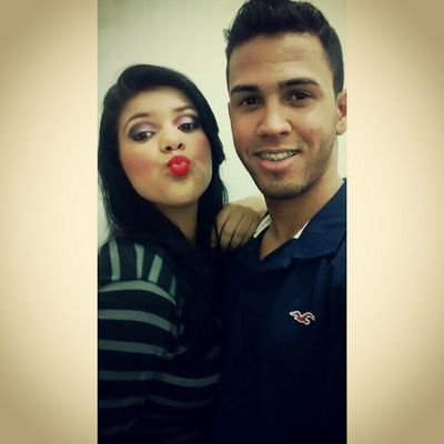 Mas uma pessoa estranha em um mundo totalmente complicado.