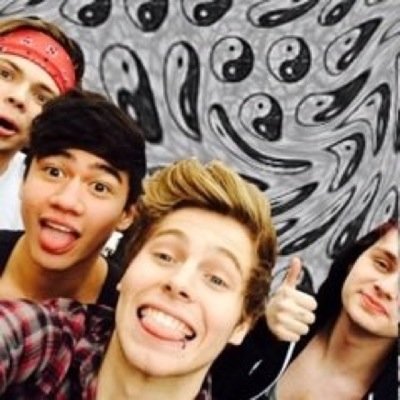 turn on notifs for DMs to 5sos and updates on when the boys are online | owner: Emily (@xpunkhemmox) | co-owner: Iris (@CalumHood5Sauce)