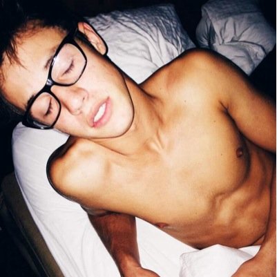 FOLLOW @CameronDallas