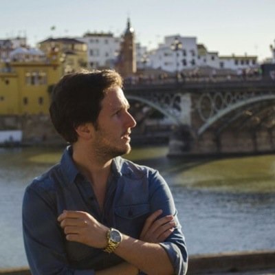 Sevillano rancio con arte y cofrade por los cuatro costaos. Triana | @MVoydParty