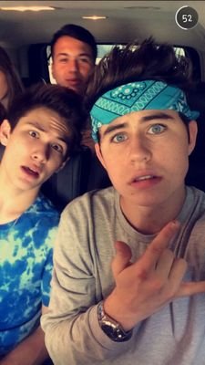 Live simiply so others can simiply live☀
 Whitesider 100% @TheCarterTour followed me 7/30/14