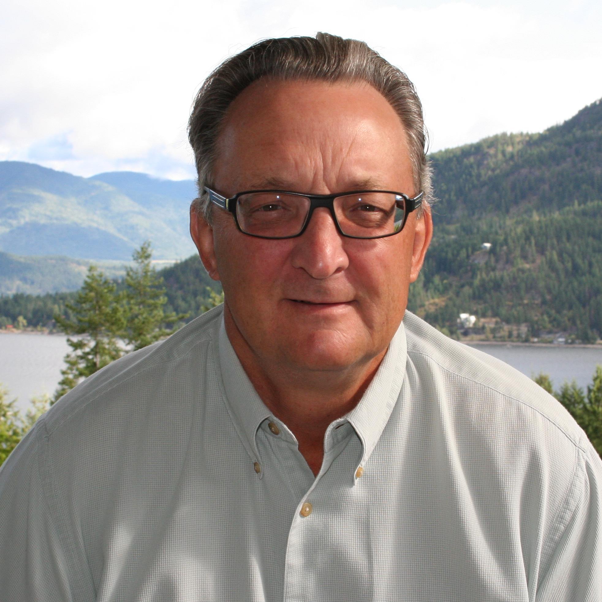 Realtor at RE/MAX Shuswap Realty. President of South Shuswap Transportation Society.