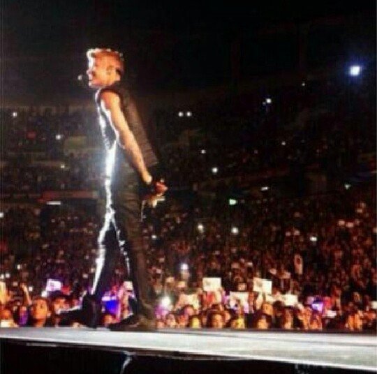LATIN GIRL.. Belieber, Directioner,sellylover,smiler and Black star..Proud to be PUERTORICAN