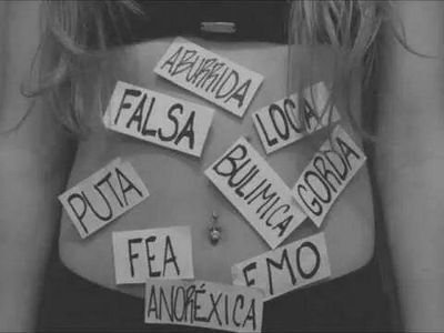 Soy una chica cn poca auntoetima.... tengo miles amigos pero siempre me siento sola