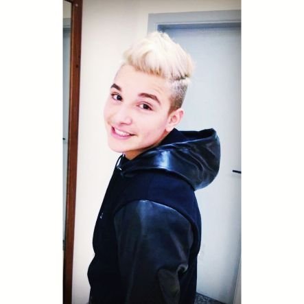 ❥ Louca, apaixonada pelo bundudo, que tem covinha e língua presa!! Eu te amo vida @mcgui_oficial ❤