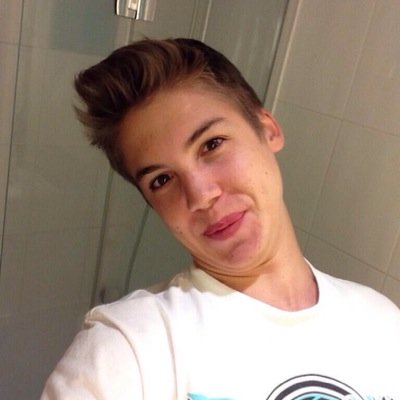 New twitter, old twitter- cashewsgalaxy Matthew Lee Espinosa saved me, hes the reason I smile everyday❤️
