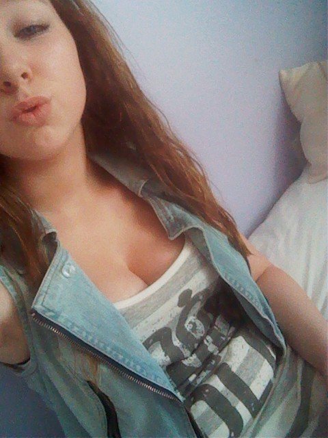 sophietreacy's profile picture. follow and i follow bck .. :) xx