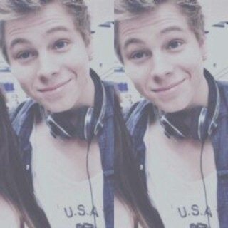 hi! i gave you a free follow so can you rt the link and follow me? @lukesvnshine // i want more mutuals so i will follow you back! :)