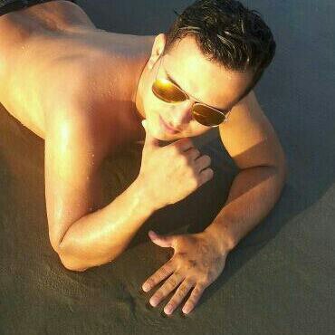 MODELO, FIGURANTE Y ACTOR DE TV !!