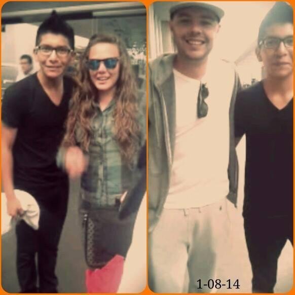 Me encantan Jesse & Joy para mi son los mejores Musicos y escritores.
Sobre todo amo la voz de Joy y el estilo de tocar los instrumentos de Jesse