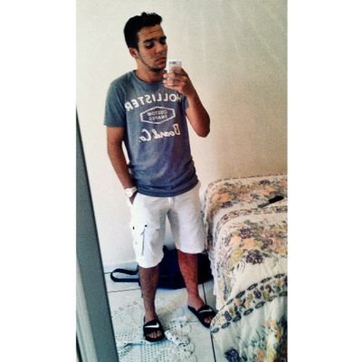 GS 
Sonhe alto, o máximo que pode acontecer é você realizar um sonho a altura.