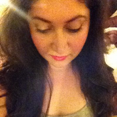 Neenernet's profile picture. Working girl/newly married/wife/love life/love god/love fashion.