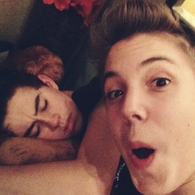 Free follow from @_espinosasbae__ follow back or unfollowed☺✨