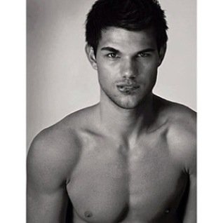 Hello im jacob black my brother is seth clearwater and my sister is leah clearwater im single and looking