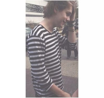 whitcsidcs's profile picture. It's like I've been sleeping for 1,000 years. Without a thought, or purpose, without a voice or soul. Until you came into my life. I have a Ashton Irwin fetish.