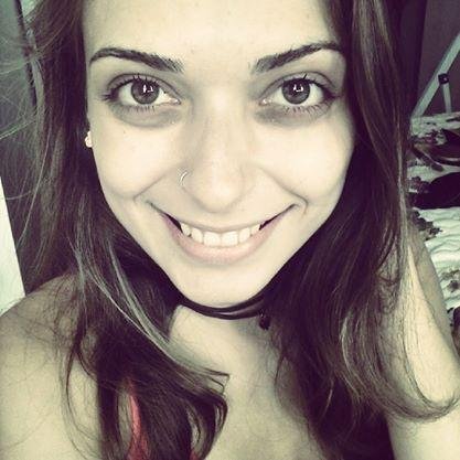 Apenas sou o que sou, não sou o que dizem . uma garota normal apenas tentando fazer diferente *]
