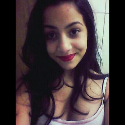 Cheia de marra, durona por fora, coracao mole por dentro, toda complicada, toda apaixonada. ❤ ✌ 14/09 27/04❤