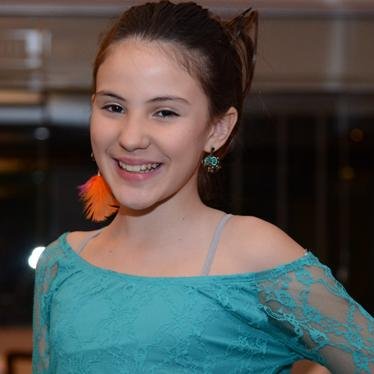 Twitter OFICIAL da atriz mirim que interpretou Shirley, na novela das nove Em Família. Atualmente em Boogie Oogie como Cláudia.