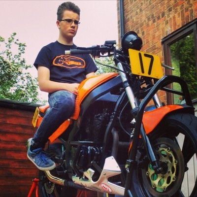 No.1 pit boy for Rev it up Racing on the thundersport 500's