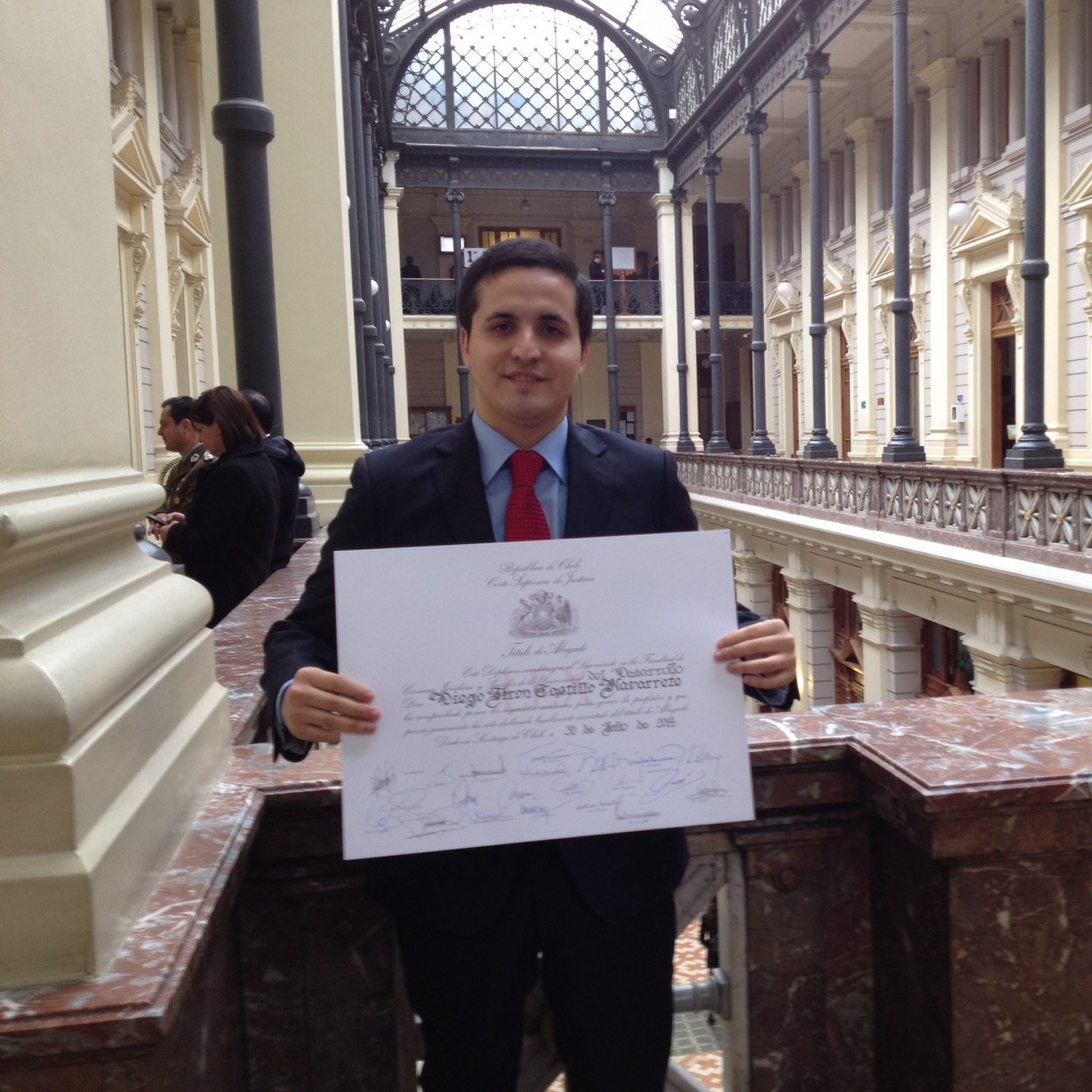 DiegoCastilloN's profile picture. Abogado. Licenciado en Ciencias Jurídicas. Magíster en Derecho de la Empresa. Postitulado Derecho Laboral. Papá de Dominga. Amo el fútbol en special #ColoColo