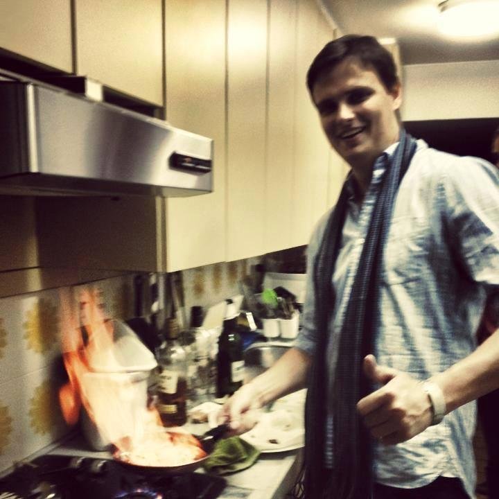 ESTUDANTE DE DIREITO E JOGADOR DE POKER AMADOR.!