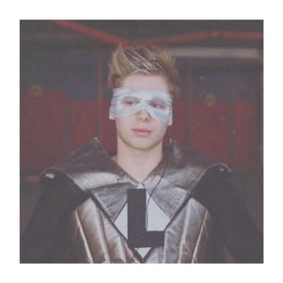 hi cutie, could you please follow @kelsiebarlow because you are hella rad and she follows back, ily.