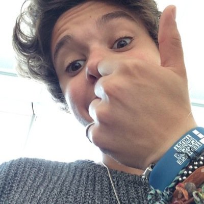 GO FOLLOW @lashtonsummer