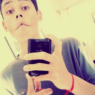 16 Años || Futbol || Seguime en mi otra cuenta @Huguito_Ok27  || Apreta seguir y te regaló un chocolate :3 || Seguimé en instagram: Huguito_Coronel