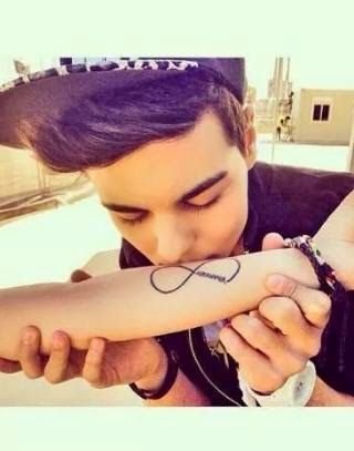 soy  alegre  me encanta  hacer  nuevos  amigos  soy ABRAHAMER  y me gusta  MIDNIGH  RED