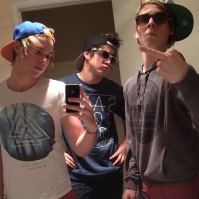 follow @thotsos because ily and so does your fav☀️