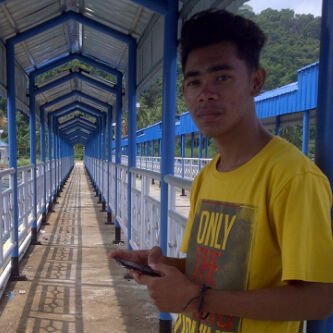 Tak jaman lagi jadi anak bandel, yang sekrang tu bahagia'in orang tua.