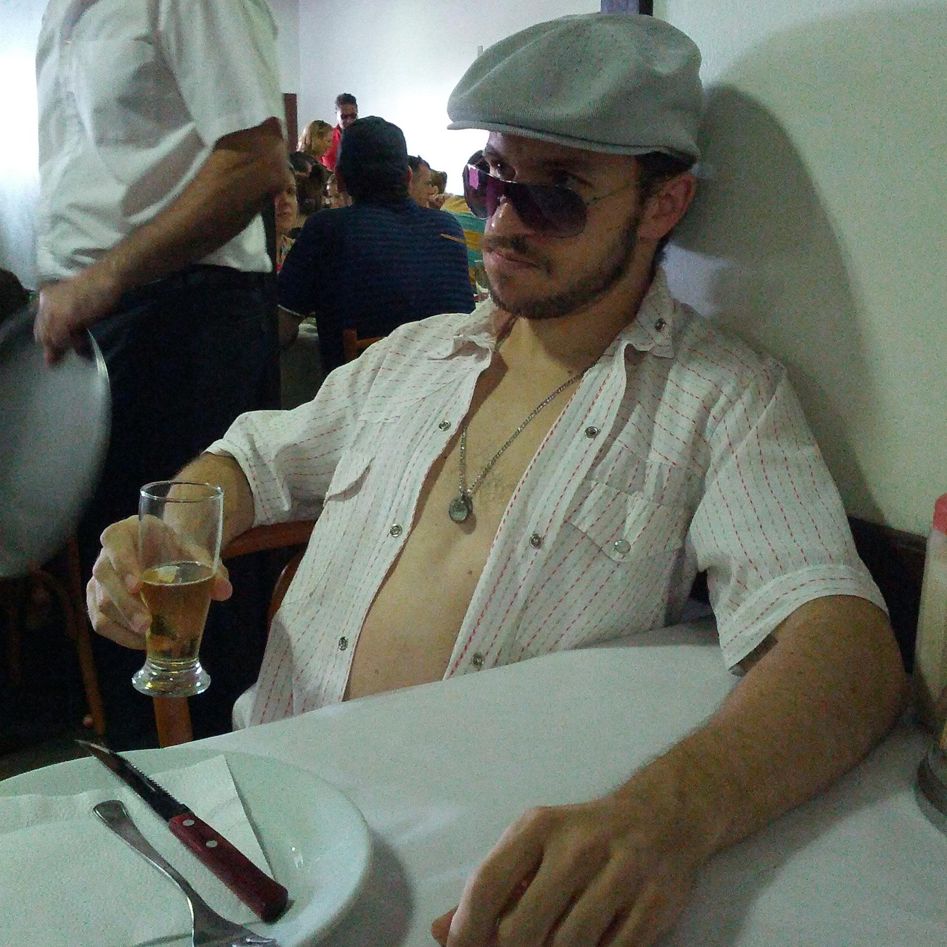Pai. Apaixonado. Gaúcho. Dançarino. Inquieto.