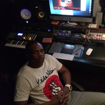 Ya gotta love me. Im jus cool as shit!
