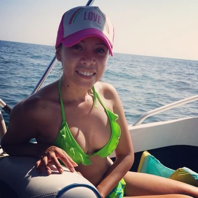 analihendricks's profile picture. 