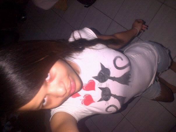 Soy humilde con los k son humildes con migo,y me cotizo con los k se me cotizan o se me viran ,me gusta pasarla g_vi con musica siempre ☺
