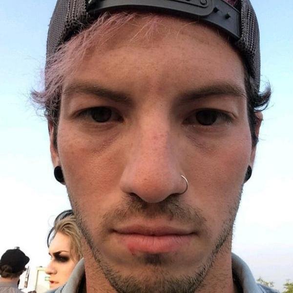 JoshDunsBrows's profile picture. lookin fresh (inactive)