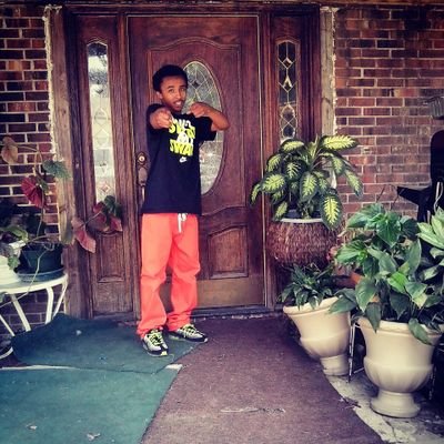 jjgist's profile picture. Nigga I Rather be rich then famous