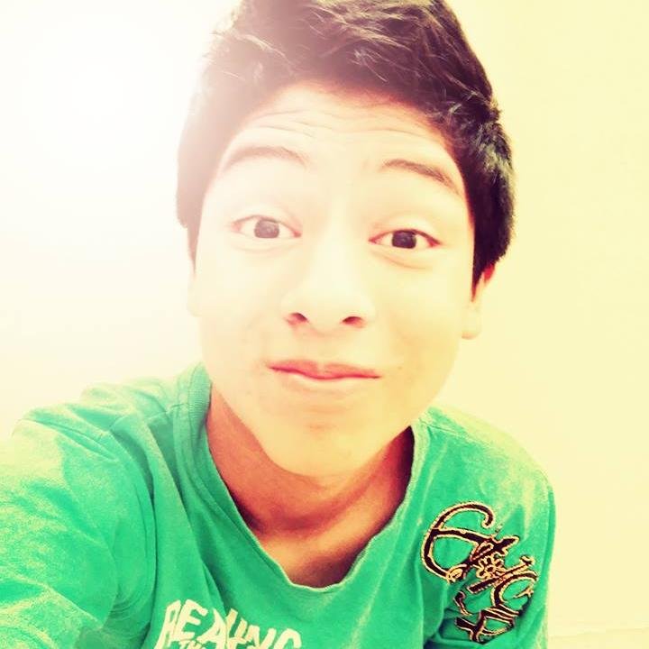 ♪  ♫ ♥ I Love God Friends, Family, and Music and I do not forget my Football ♪  ♫ ♥♫
Good