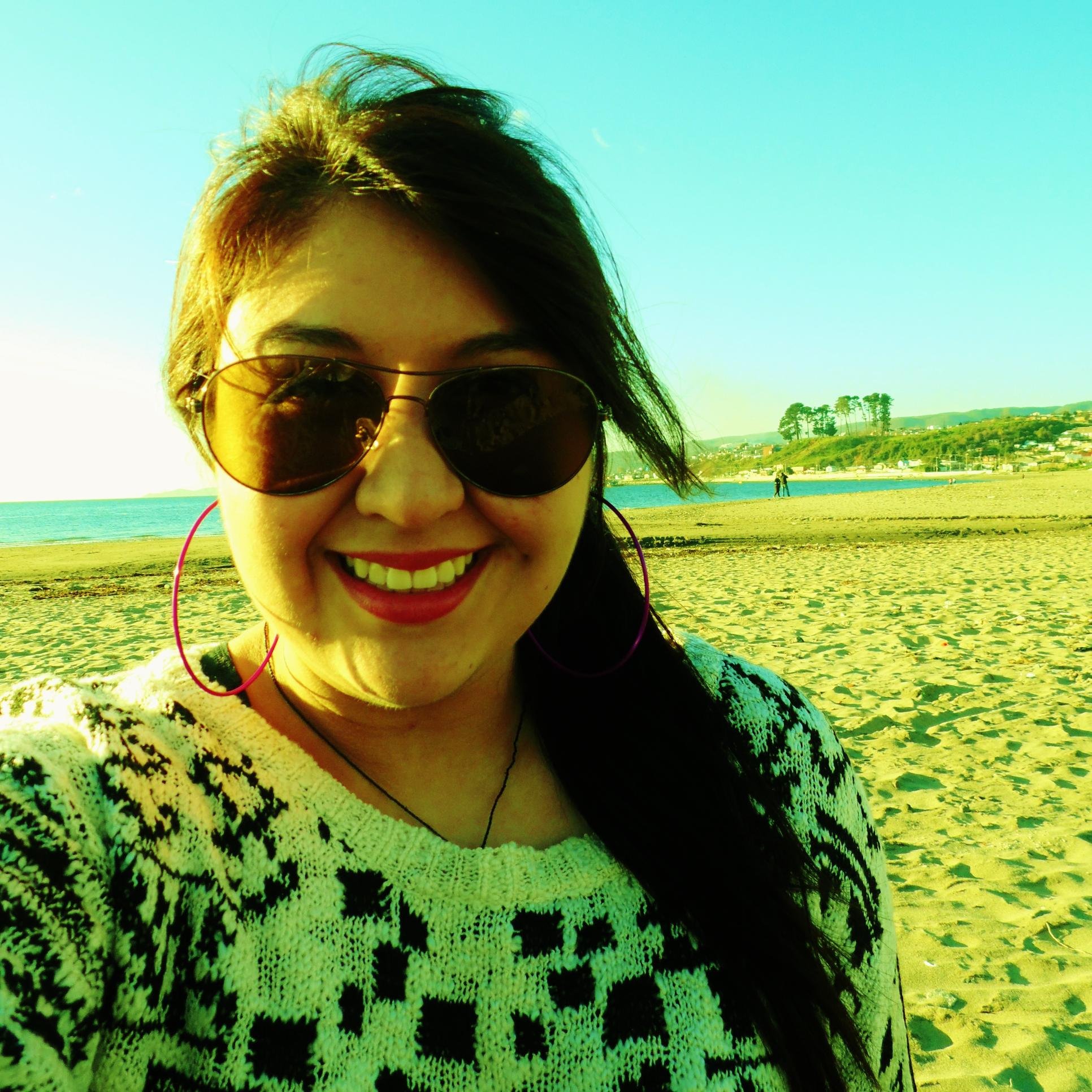 MelihernandezM's profile picture. * Concepción, Penco. 
*Estudiante de  P.M.I  en UCSC. 
* Artista de la vida, aprendiz de malabarista y fotógrafa. 
*Eterna enamorada del teatro.