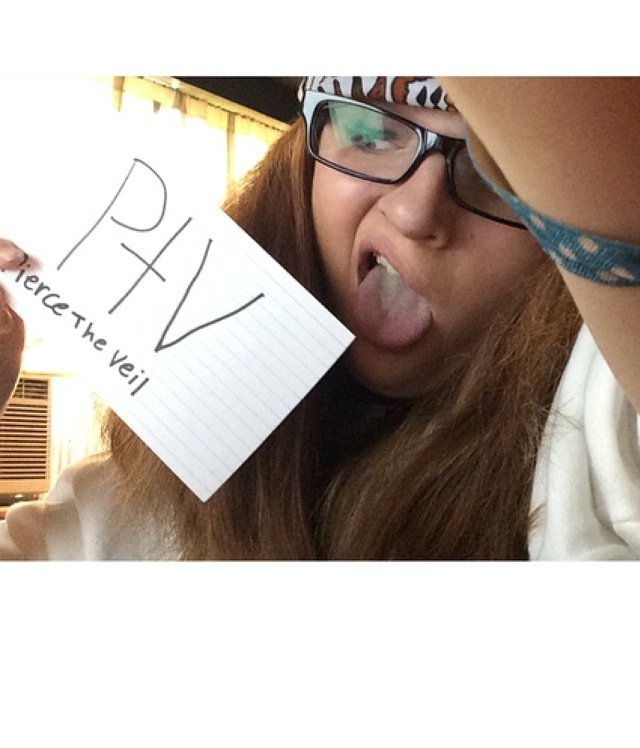 I dont do good with bios
All you need to kno is I love bands 
and have a weak spot for PTV