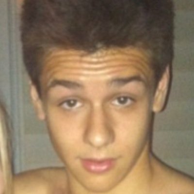 just another white kid who thinks hes black #ChillTeam 
               Chiraq