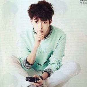 Parody 김려욱 from #CakeFams. Member of 슈퍼주니어, sub-group SJ-M & SJ-K.R.Y; Coming Soon: 7집 #SJSquad #ELFSquad