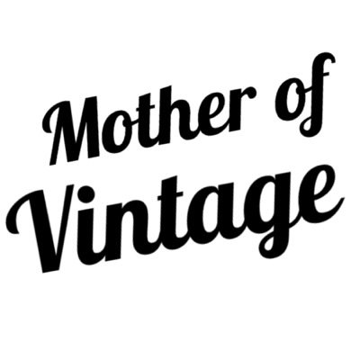 Mother, Wife, lifestyle blogger and lover of all things vintage!