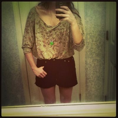 17 and struggling with ana relapse and panic disorder. Going to be perfect. Also 1 year since last time self harming.