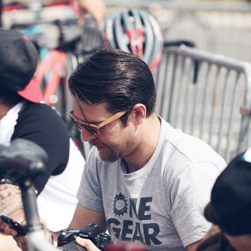 #cycliste #urbain #fixedgear, blogueur @surplace_fr un peu photographe et un peu de vidéo @_dontdo_