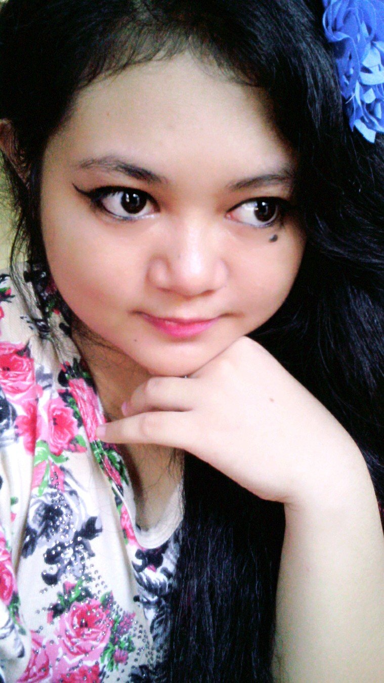 i just a small girl in the world.. n i just want sucses