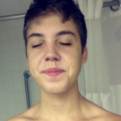 Espinosaaagirls's profile picture. Live simply so others can simply life ☁️