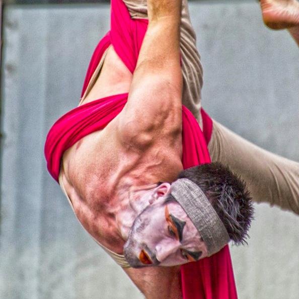 Som una companyia dedicats a les arts de l'espectacle / Somos una compañia dedicados a las artes del espectáculo.
info@spectia.cat