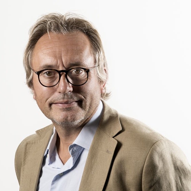 Skribent og forfatter av 